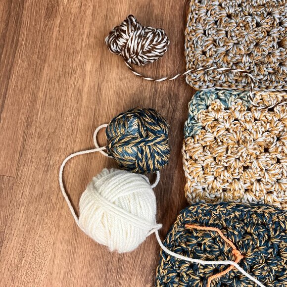 Blue Tan Crochet Quilt Fiber Yarn and Square Starter Lot - Picture 9 of 16